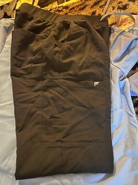 Fabletics Black Scrub Pants with Front Pocket and Subtle Logo